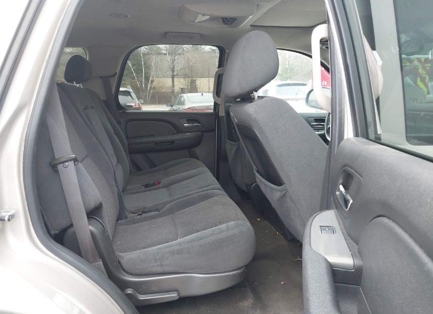 Photo 8 of 2008 Chevrolet Tahoe LS (VIN 1GNFK13068R135925)