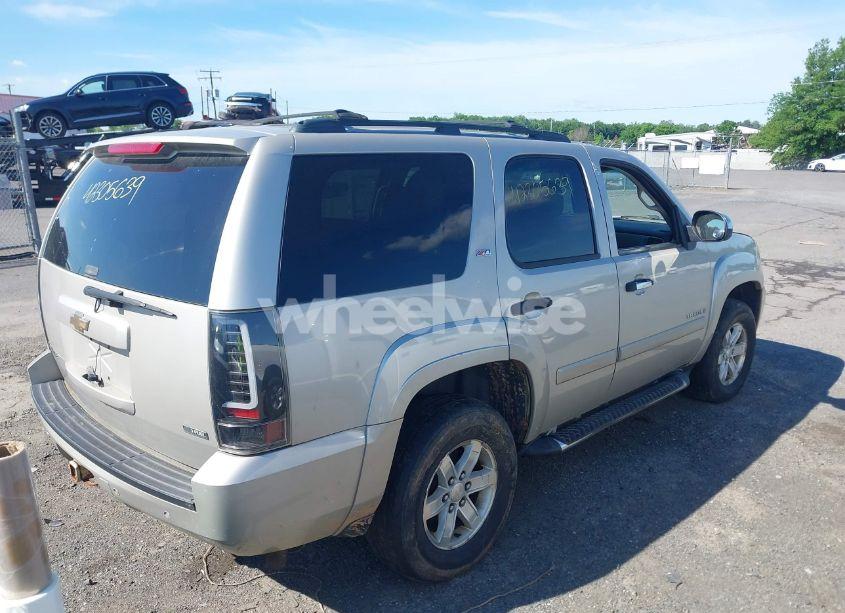Photo 4 of 2008 Chevrolet Tahoe LT (VIN 1GNFK13068R199656)