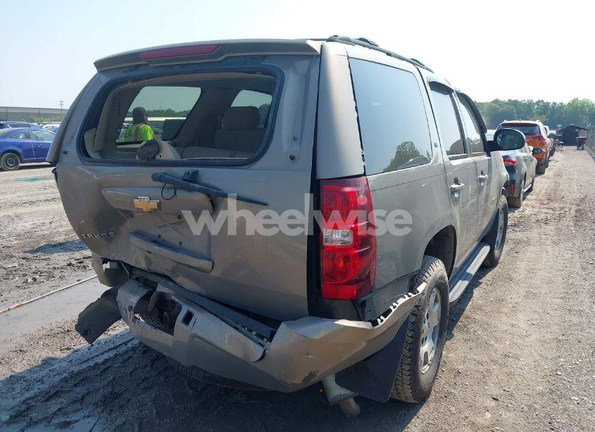Photo 4 of 2007 Chevrolet Tahoe LT (VIN 1GNFK13077J130469)