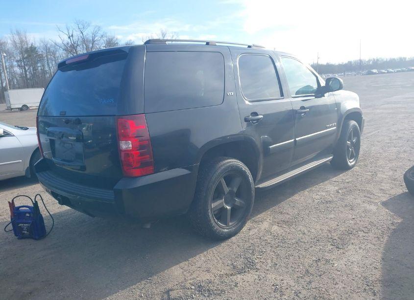 Photo 4 of 2007 Chevrolet Tahoe LTZ (VIN 1GNFK13077R194285)