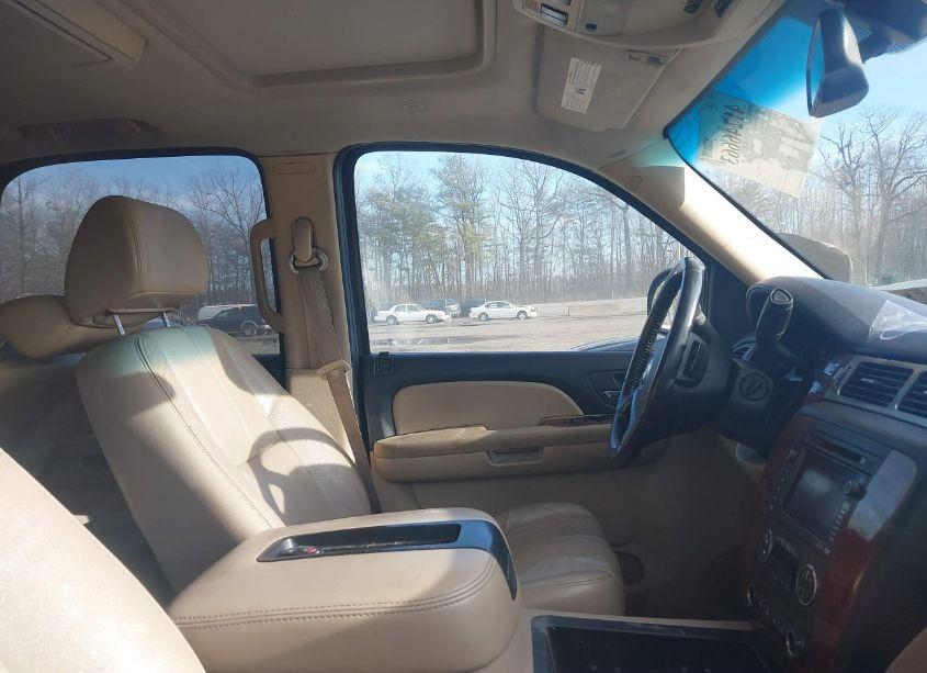 Photo 5 of 2007 Chevrolet Tahoe LTZ (VIN 1GNFK13077R194285)