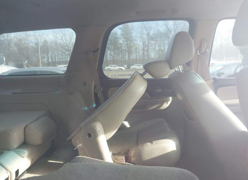 Photo 8 of 2007 Chevrolet Tahoe LTZ (VIN 1GNFK13077R194285)