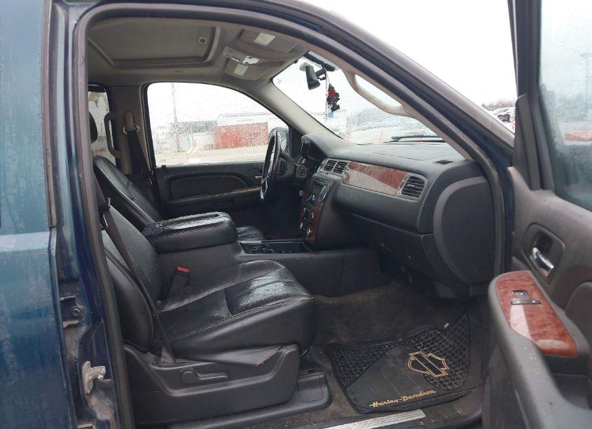 Photo 5 of 2007 Chevrolet Tahoe LT (VIN 1GNFK13077R249110)