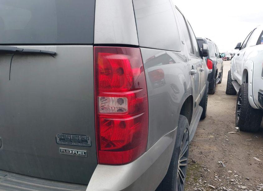 Photo 4 of 2007 Chevrolet Tahoe LT (VIN 1GNFK13077R329913)