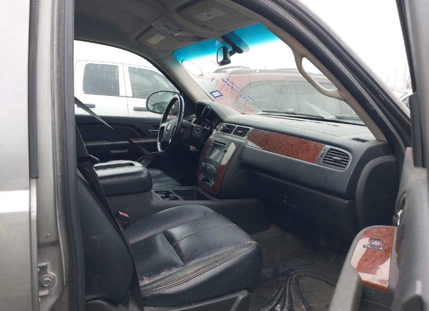 Photo 5 of 2007 Chevrolet Tahoe LT (VIN 1GNFK13077R329913)