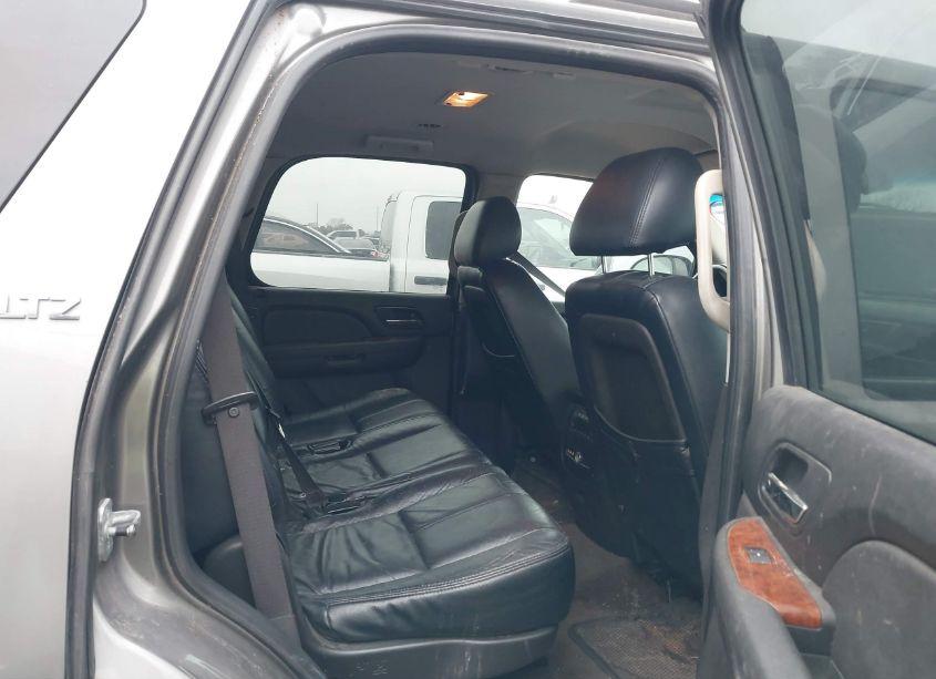 Photo 8 of 2007 Chevrolet Tahoe LT (VIN 1GNFK13077R329913)