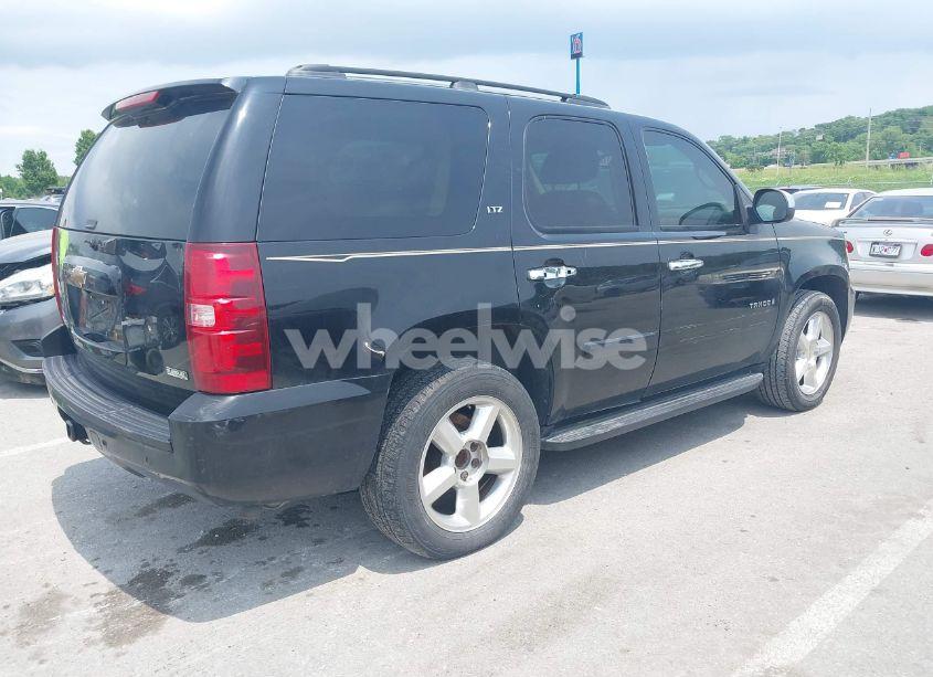 Photo 4 of 2007 Chevrolet Tahoe LTZ (VIN 1GNFK13077R352902)