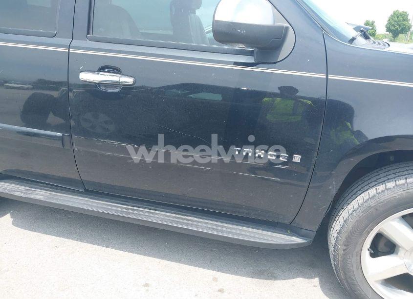 Photo 6 of 2007 Chevrolet Tahoe LTZ (VIN 1GNFK13077R352902)