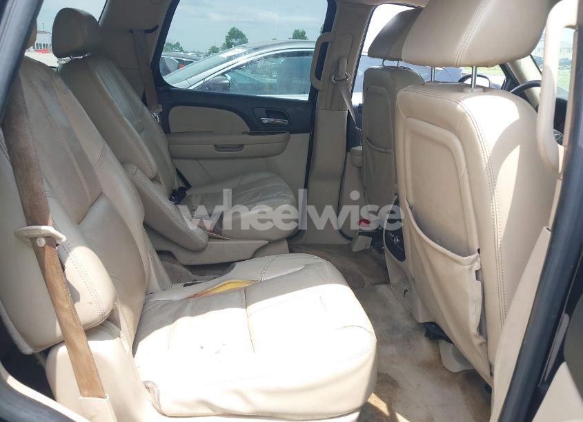 Photo 8 of 2007 Chevrolet Tahoe LTZ (VIN 1GNFK13077R352902)