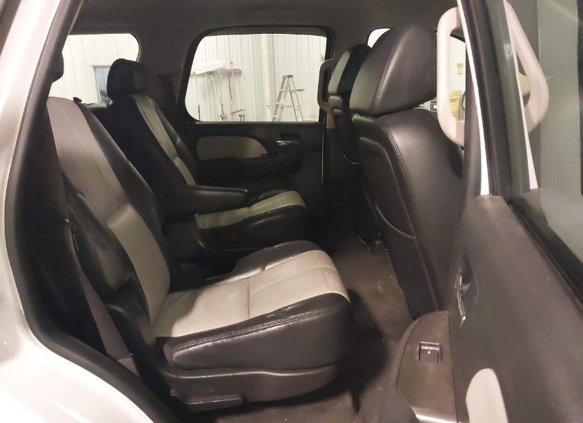 Photo 8 of 2007 Chevrolet Tahoe LT (VIN 1GNFK13077R396270)