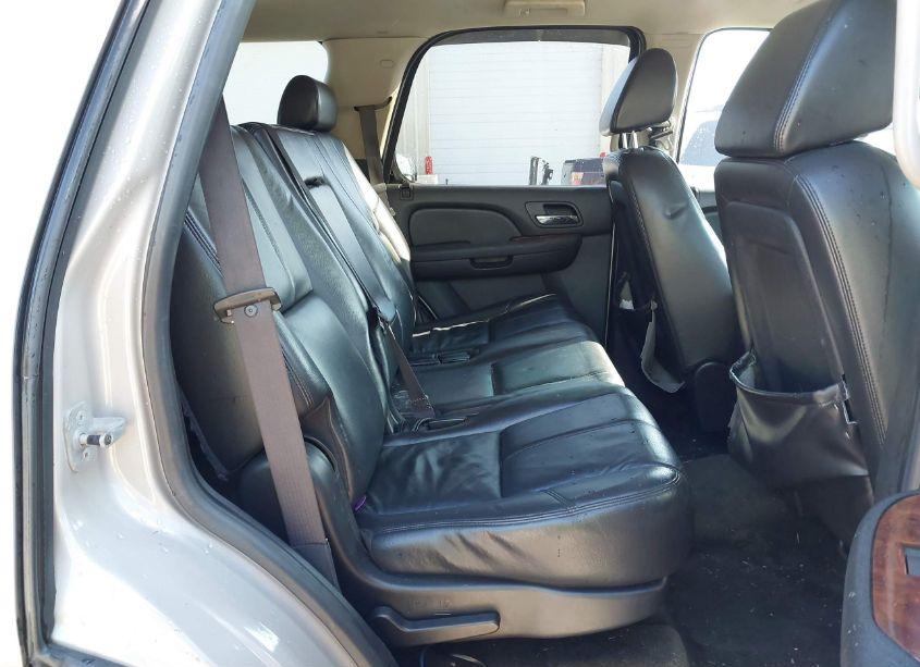 Photo 8 of 2008 Chevrolet Tahoe LT (VIN 1GNFK13078J121465)