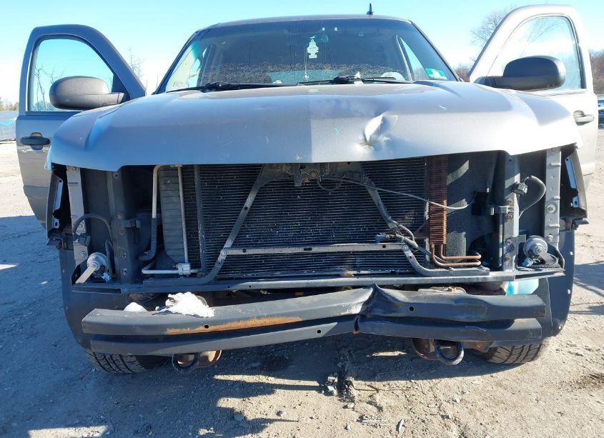 Photo 6 of 2008 Chevrolet Tahoe LS (VIN 1GNFK13078J180838)