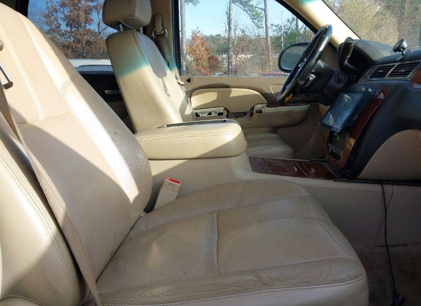 Photo 5 of 2008 Chevrolet Tahoe LTZ (VIN 1GNFK13078R142303)