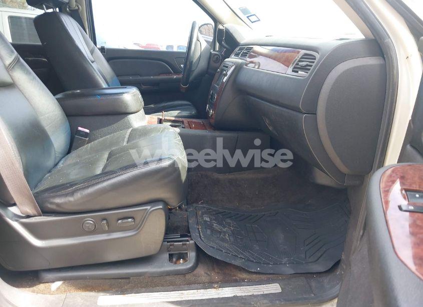 Photo 5 of 2008 Chevrolet Tahoe LTZ (VIN 1GNFK13078R190092)