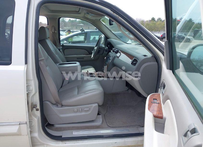 Photo 5 of 2008 Chevrolet Tahoe LTZ (VIN 1GNFK13078R227366)