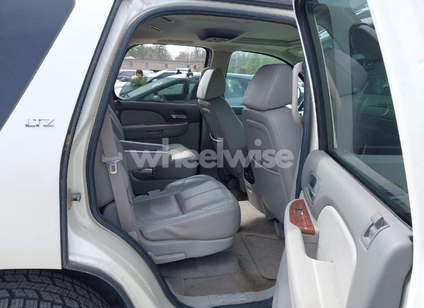 Photo 8 of 2008 Chevrolet Tahoe LTZ (VIN 1GNFK13078R227366)