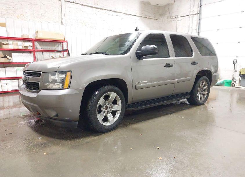 Photo 2 of 2009 Chevrolet Tahoe LS (VIN 1GNFK13079R179854)