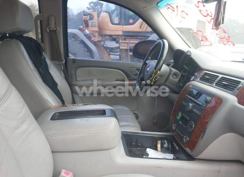 Photo 5 of 2007 Chevrolet Tahoe LT (VIN 1GNFK13087J287282)