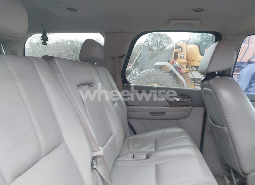 Photo 8 of 2007 Chevrolet Tahoe LT (VIN 1GNFK13087J287282)