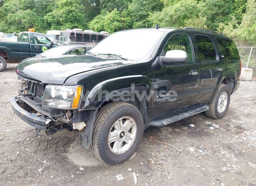 Photo 2 of 2007 Chevrolet Tahoe LT (VIN 1GNFK13087R309735)