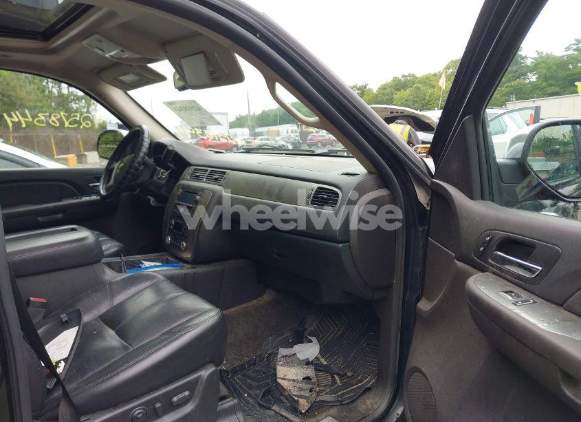 Photo 5 of 2007 Chevrolet Tahoe LT (VIN 1GNFK13087R309735)