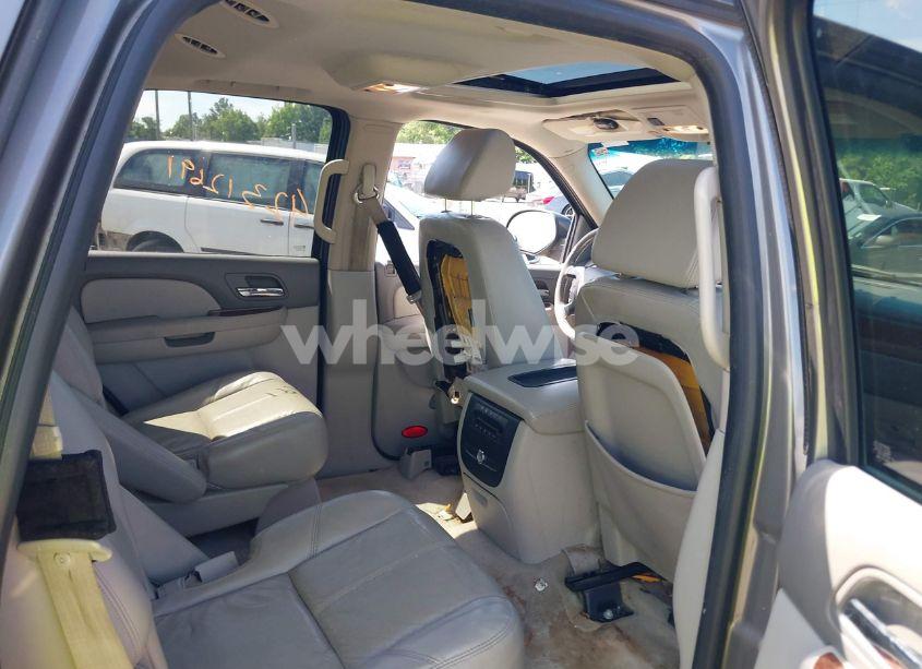 Photo 8 of 2008 Chevrolet Tahoe LT (VIN 1GNFK13088J102259)