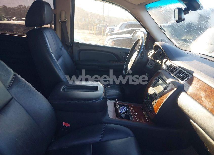 Photo 5 of 2008 Chevrolet Tahoe LTZ (VIN 1GNFK13088J237290)