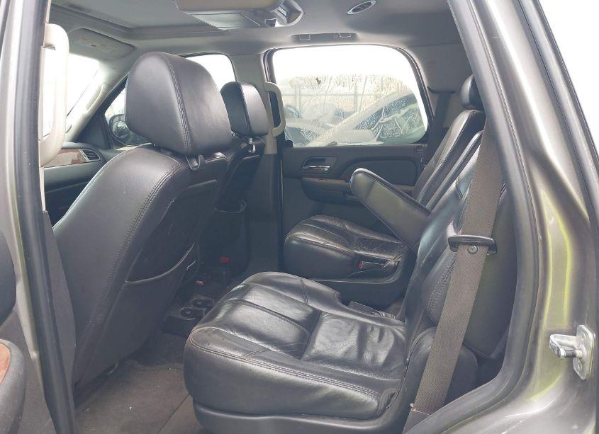 Photo 8 of 2007 Chevrolet Tahoe LTZ (VIN 1GNFK13097J383423)