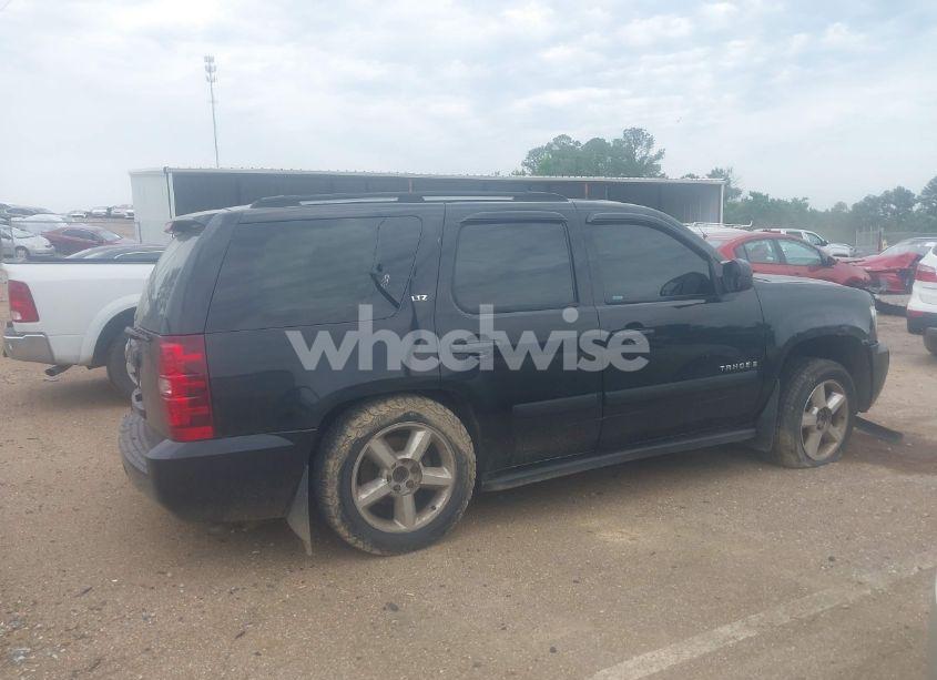 Photo 12 of 2007 Chevrolet Tahoe LTZ (VIN 1GNFK13097R132998)