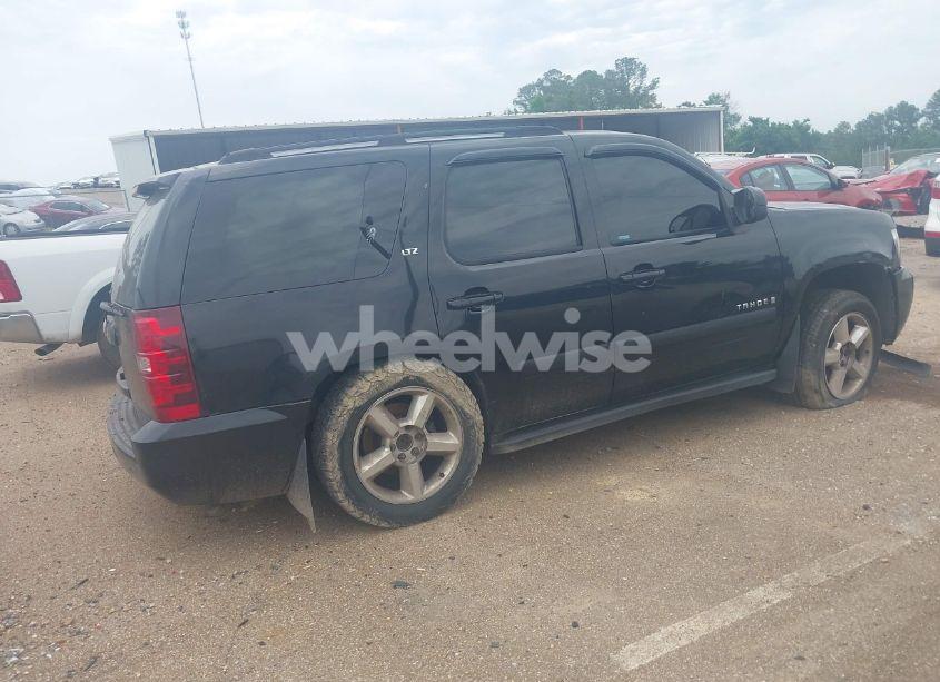 Photo 4 of 2007 Chevrolet Tahoe LTZ (VIN 1GNFK13097R132998)
