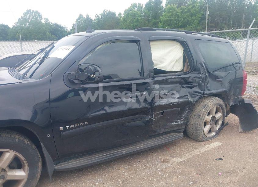 Photo 6 of 2007 Chevrolet Tahoe LTZ (VIN 1GNFK13097R132998)