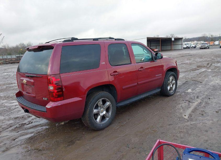 Photo 4 of 2007 Chevrolet Tahoe LTZ (VIN 1GNFK13097R152202)
