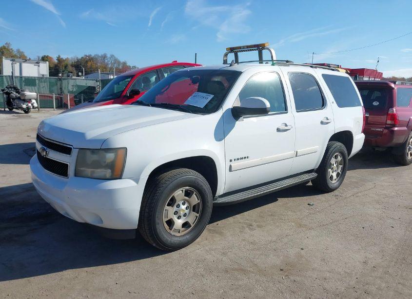 Photo 2 of 2007 Chevrolet Tahoe LT (VIN 1GNFK13097R284439)