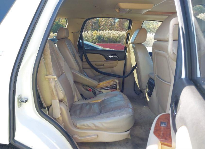 Photo 8 of 2007 Chevrolet Tahoe LT (VIN 1GNFK13097R284439)