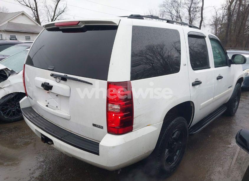 Photo 4 of 2007 Chevrolet Tahoe LS (VIN 1GNFK13097R333042)
