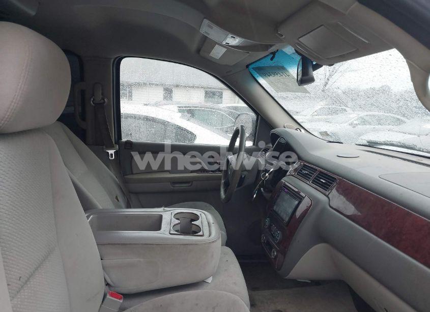 Photo 5 of 2007 Chevrolet Tahoe LS (VIN 1GNFK13097R333042)
