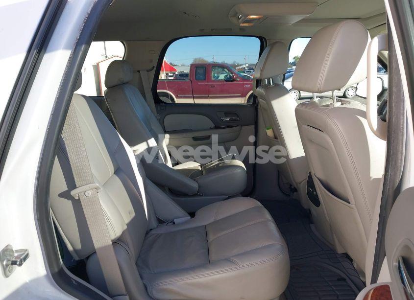 Photo 8 of 2007 Chevrolet Tahoe LT (VIN 1GNFK13097R387778)