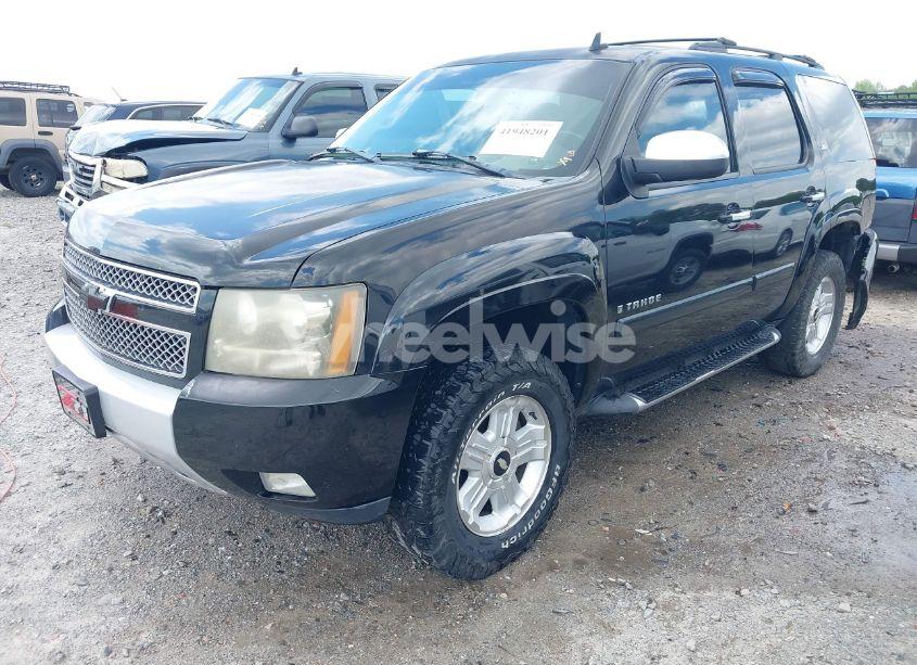 Photo 2 of 2007 Chevrolet Tahoe LT (VIN 1GNFK13097R388333)
