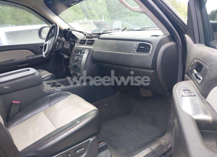 Photo 5 of 2007 Chevrolet Tahoe LT (VIN 1GNFK13097R388333)