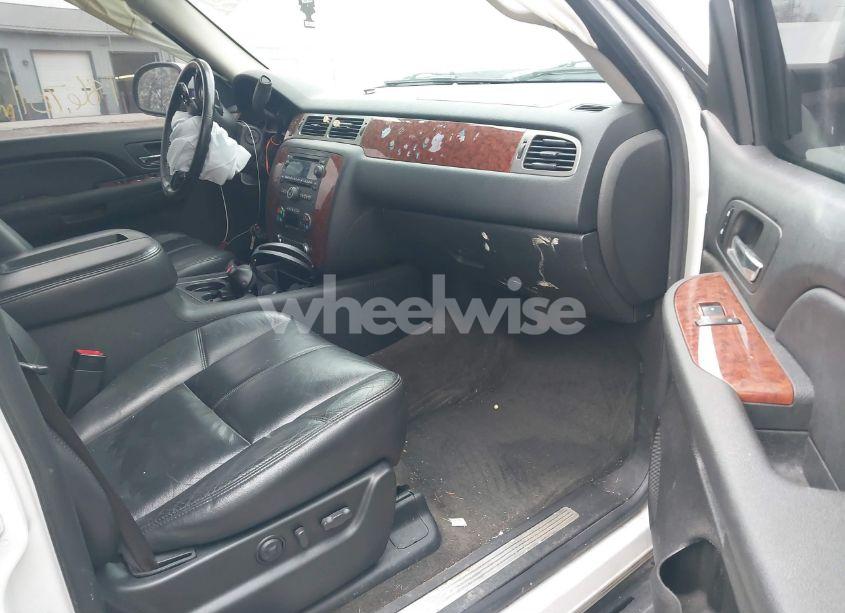 Photo 5 of 2008 Chevrolet Tahoe LT (VIN 1GNFK13098J160218)