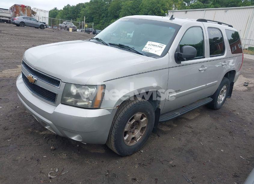Photo 2 of 2007 Chevrolet Tahoe LT (VIN 1GNFK130X7J140560)