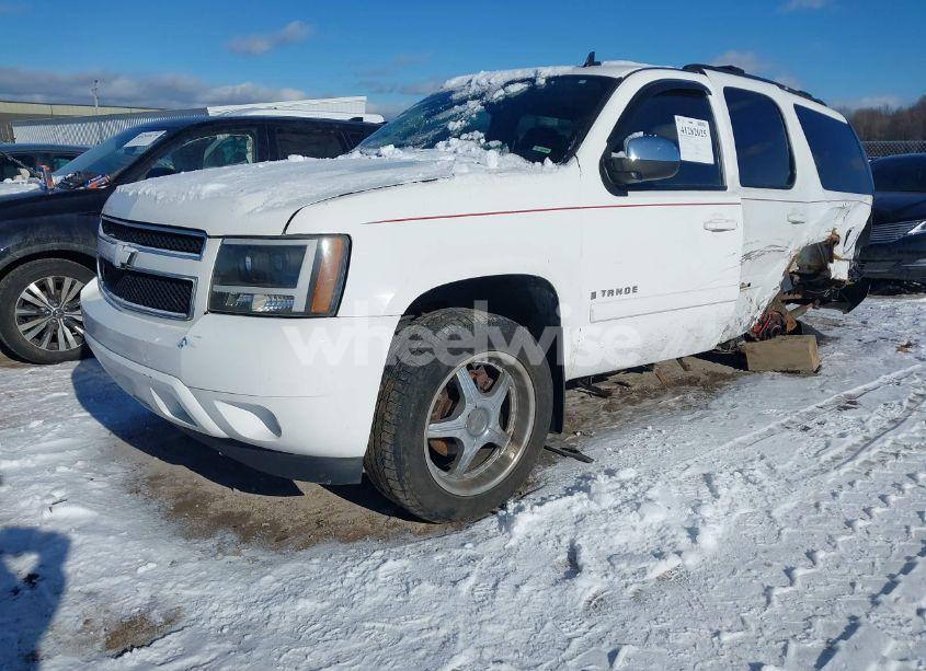 Photo 2 of 2007 Chevrolet Tahoe LT (VIN 1GNFK130X7J247351)