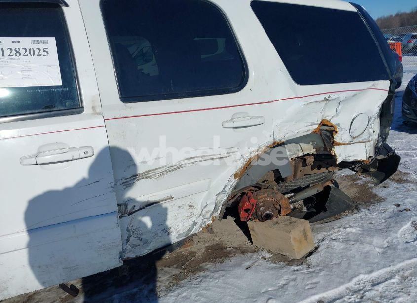 Photo 6 of 2007 Chevrolet Tahoe LT (VIN 1GNFK130X7J247351)