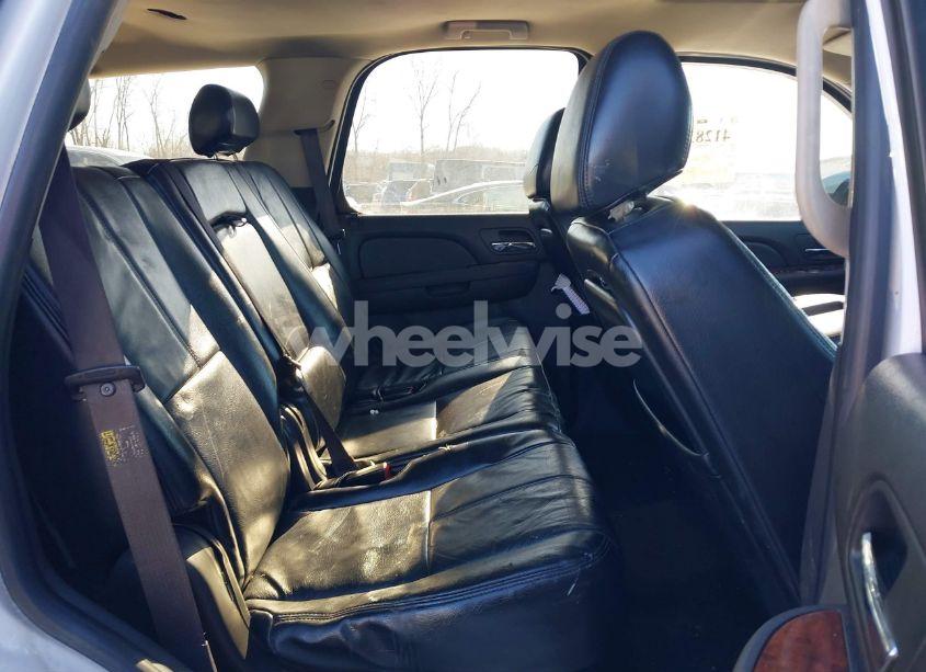 Photo 8 of 2007 Chevrolet Tahoe LT (VIN 1GNFK130X7J247351)