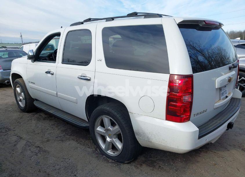 Photo 3 of 2007 Chevrolet Tahoe LTZ (VIN 1GNFK130X7J353105)