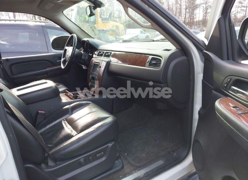 Photo 5 of 2007 Chevrolet Tahoe LTZ (VIN 1GNFK130X7J353105)