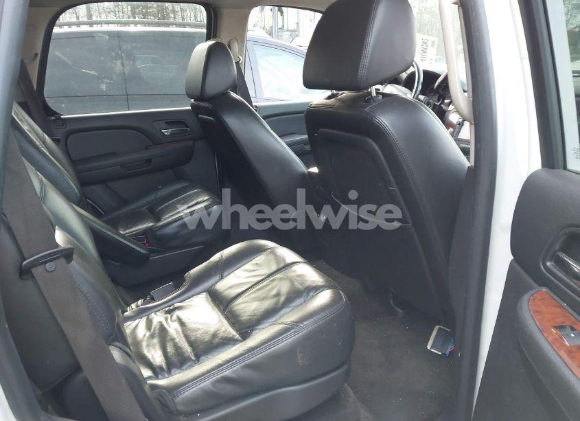 Photo 8 of 2007 Chevrolet Tahoe LTZ (VIN 1GNFK130X7J353105)