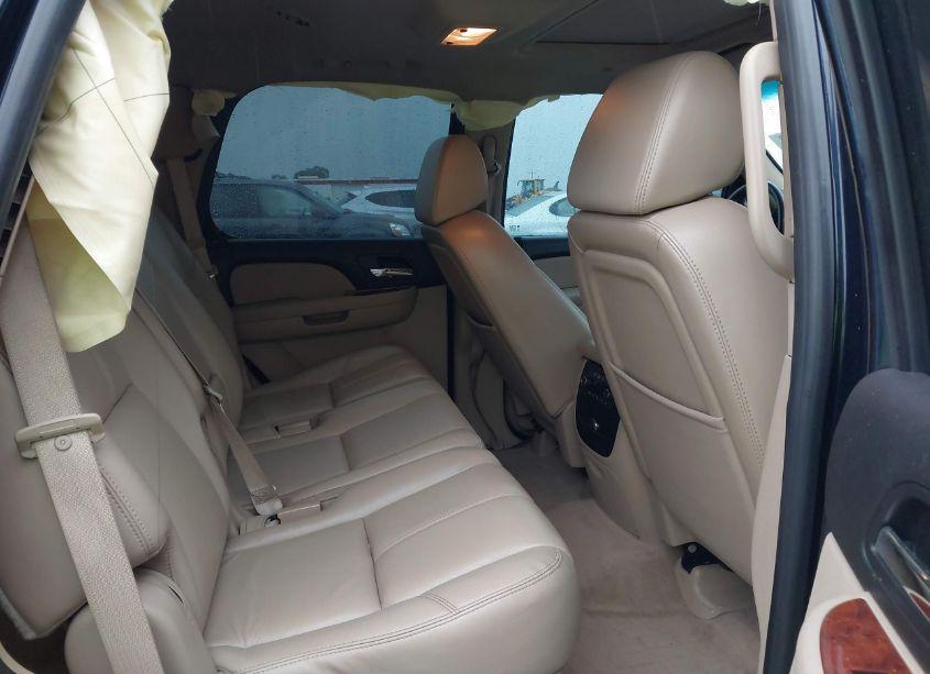 Photo 8 of 2007 Chevrolet Tahoe LT (VIN 1GNFK130X7J359860)