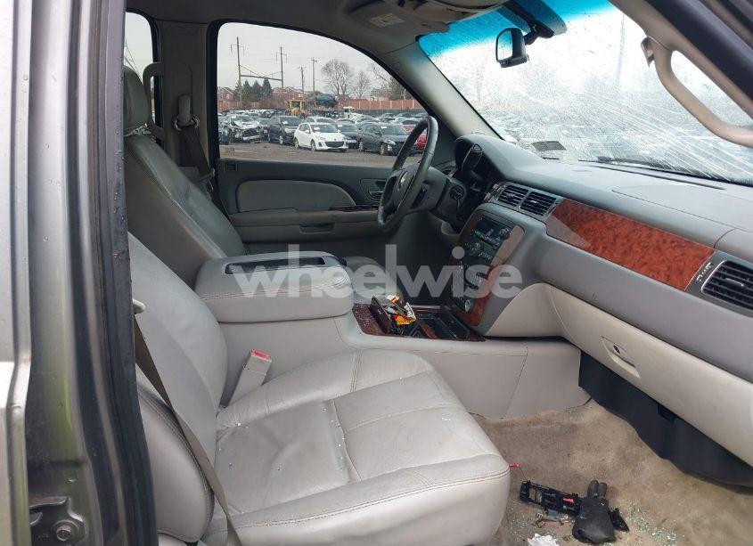 Photo 5 of 2007 Chevrolet Tahoe LT (VIN 1GNFK130X7R112033)