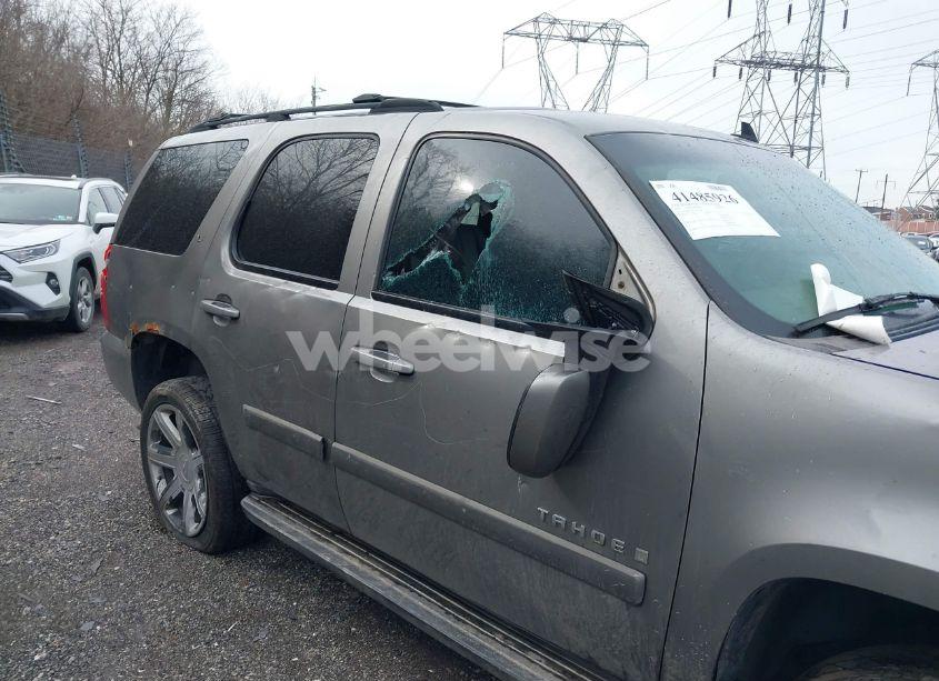 Photo 6 of 2007 Chevrolet Tahoe LT (VIN 1GNFK130X7R112033)